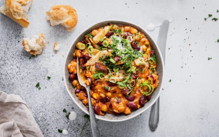 Amerikansk -vegetargryte-med-bønner-og-kikerter