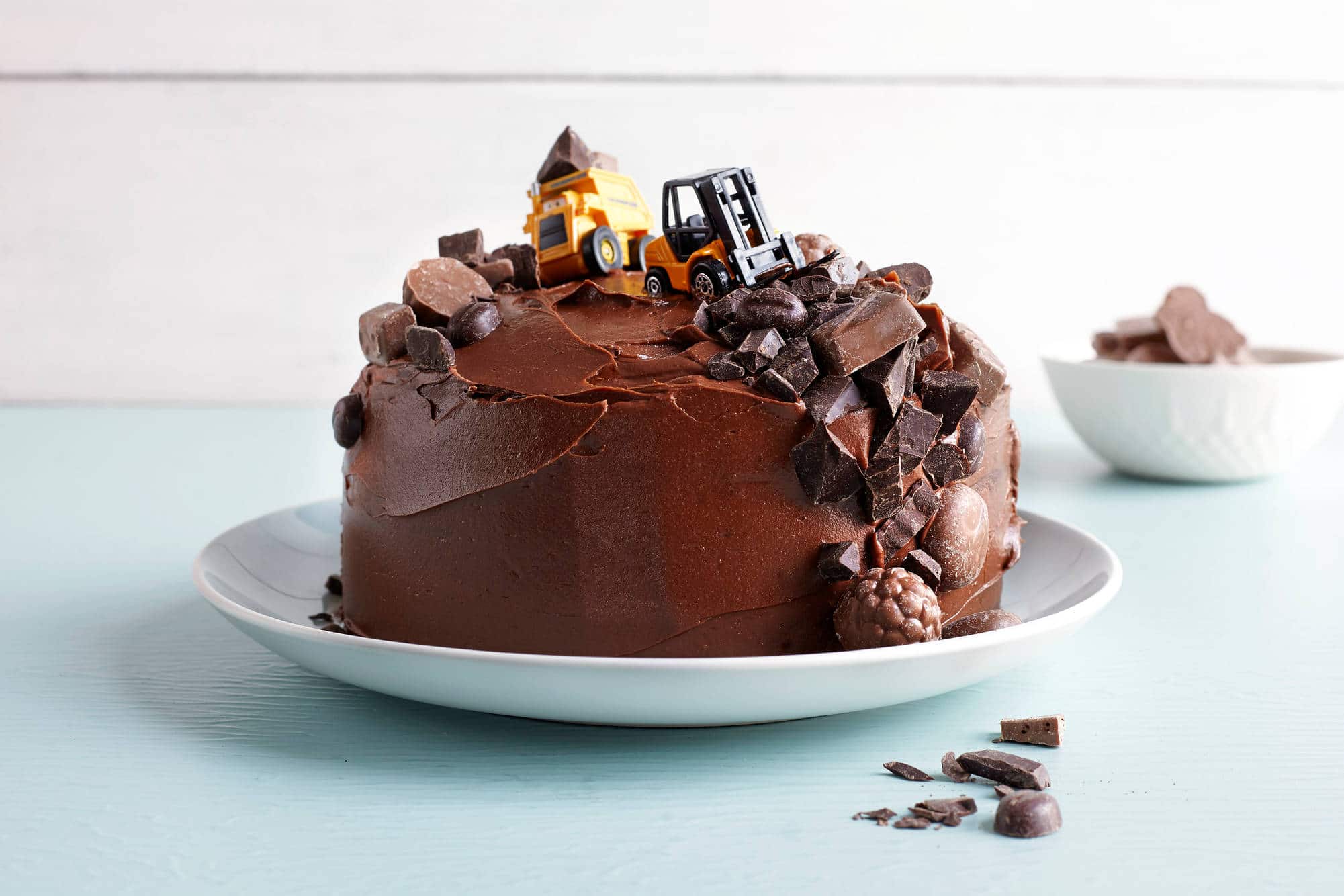 Bursdagskake-Gravemaskin-og-lastebil