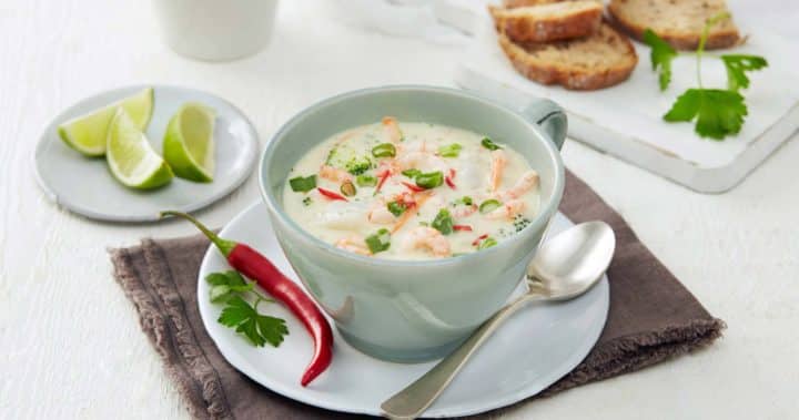 Kremet fiskesuppe med torsk, vårløk og chili
